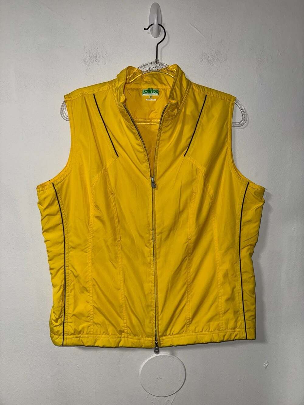 Tail Tech Vest Size XL Yellow Zip Up Full Zip
